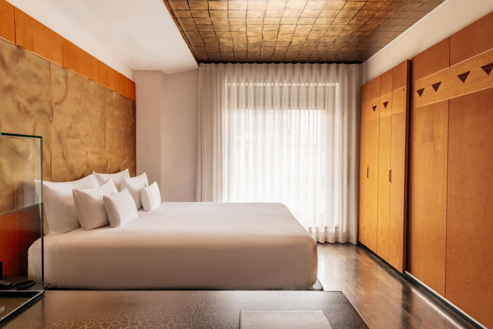 Claris & Gl, A Small Luxury Of The World Barcelone